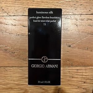 Giorgio Armani Luminous Silk Foundation
